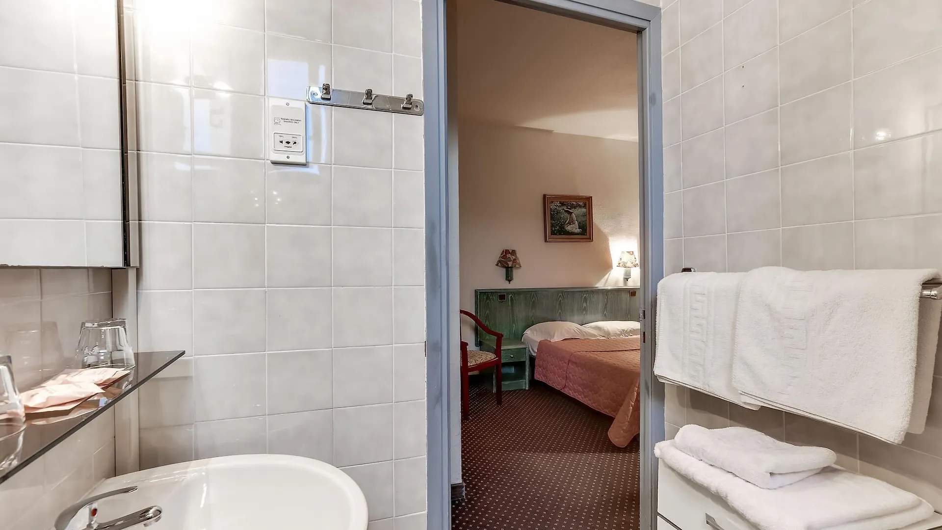 ** Hotel Hôtel La Résidence Juan-les-Pins Francia