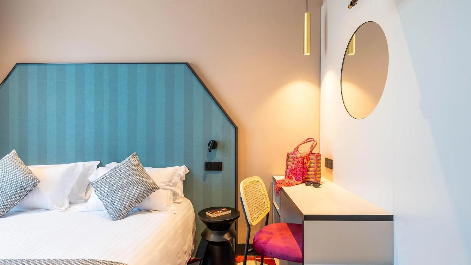 Hotel Renove Casa Moho - Juan-Les-Pins 2*,  France