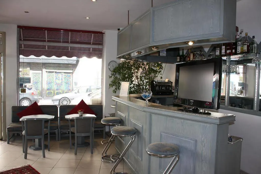 Hotel Renove Casa Moho - Juan-Les-Pins 2*,  France
